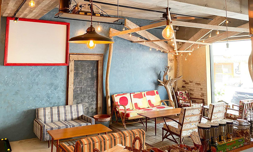 テーブル、ソファー席